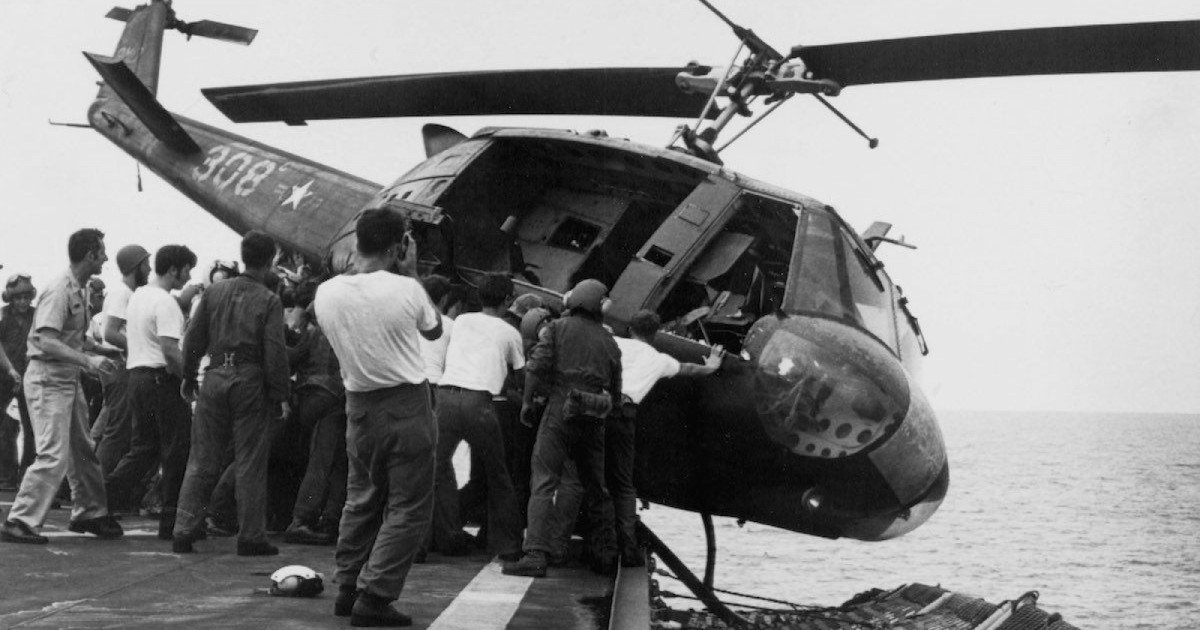 Скинь вертолет. Операция США - "порывистый ветер". Сайгон, 1975. Операция порывистый ветер Сайгон. Бегство США из Вьетнама 1975.